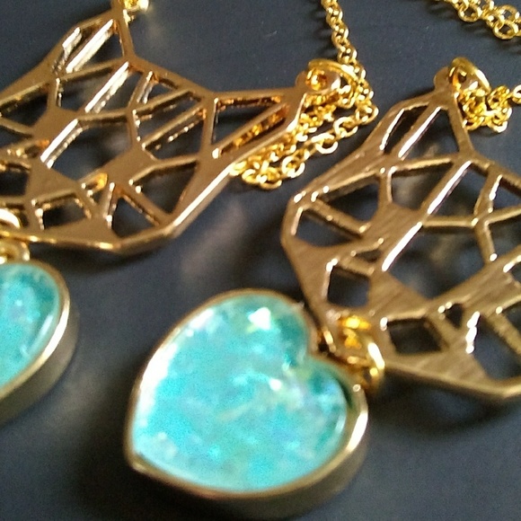 Luxury Gold Plated Mint Green Heart Cat Necklace - Picture 3 of 6